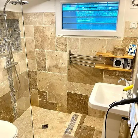 La De La Maison Jaune