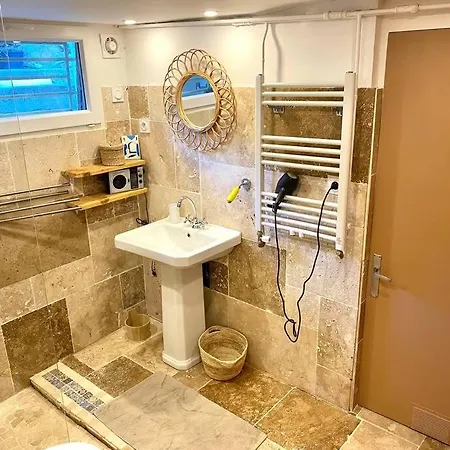 La De La Maison Jaune Montpellier